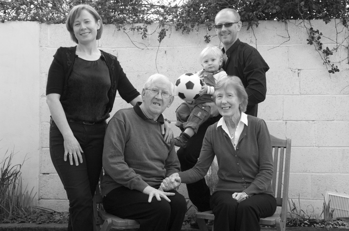 Family portrait in backgarden